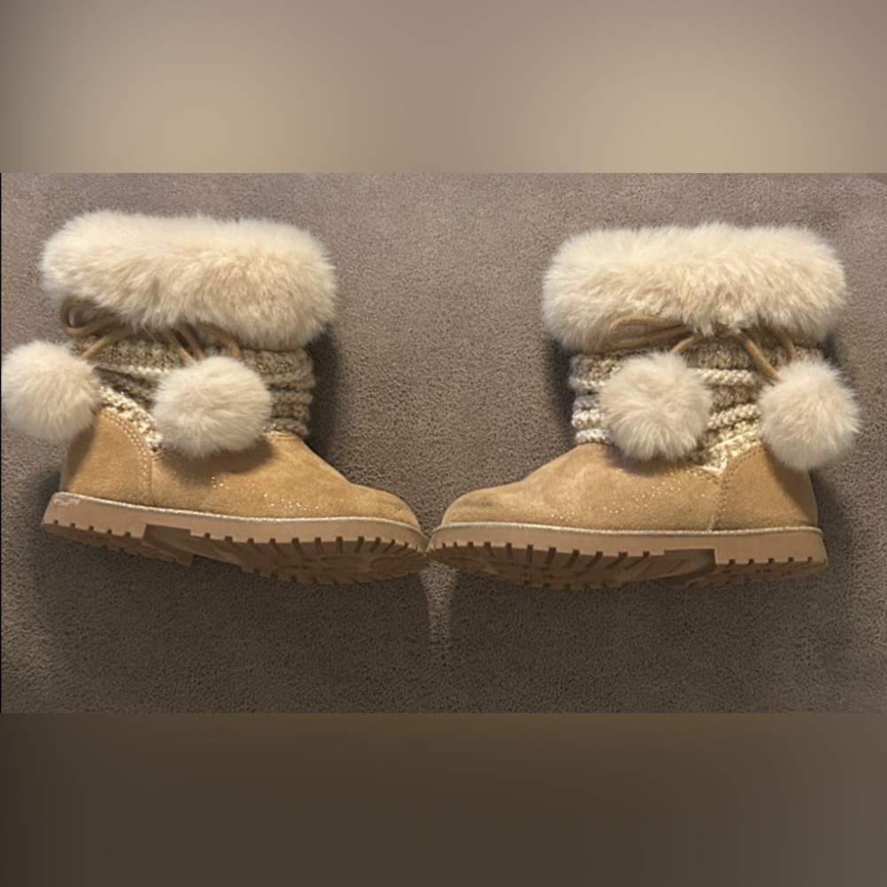 Toddler girls boots. Size 7